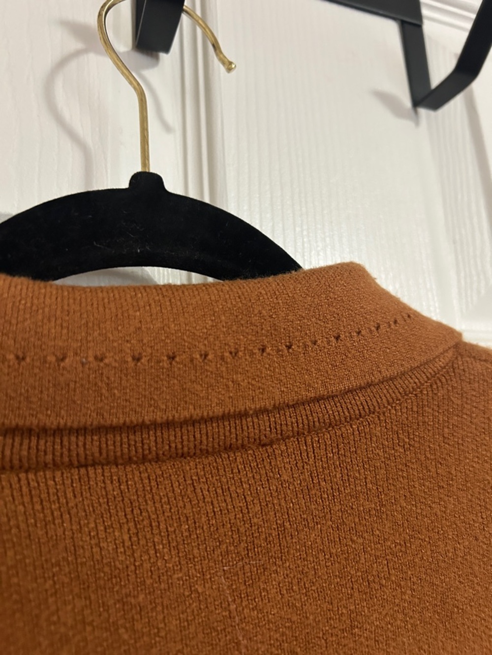 TRUTH Rust Cropped Button-Front Cardigan - Picture 5 of 6